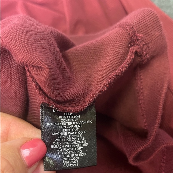 Sanctuary women’s maroon Fitted Long Sleeve turtleneck with sheer sleeves medium - Picture 5 of 5